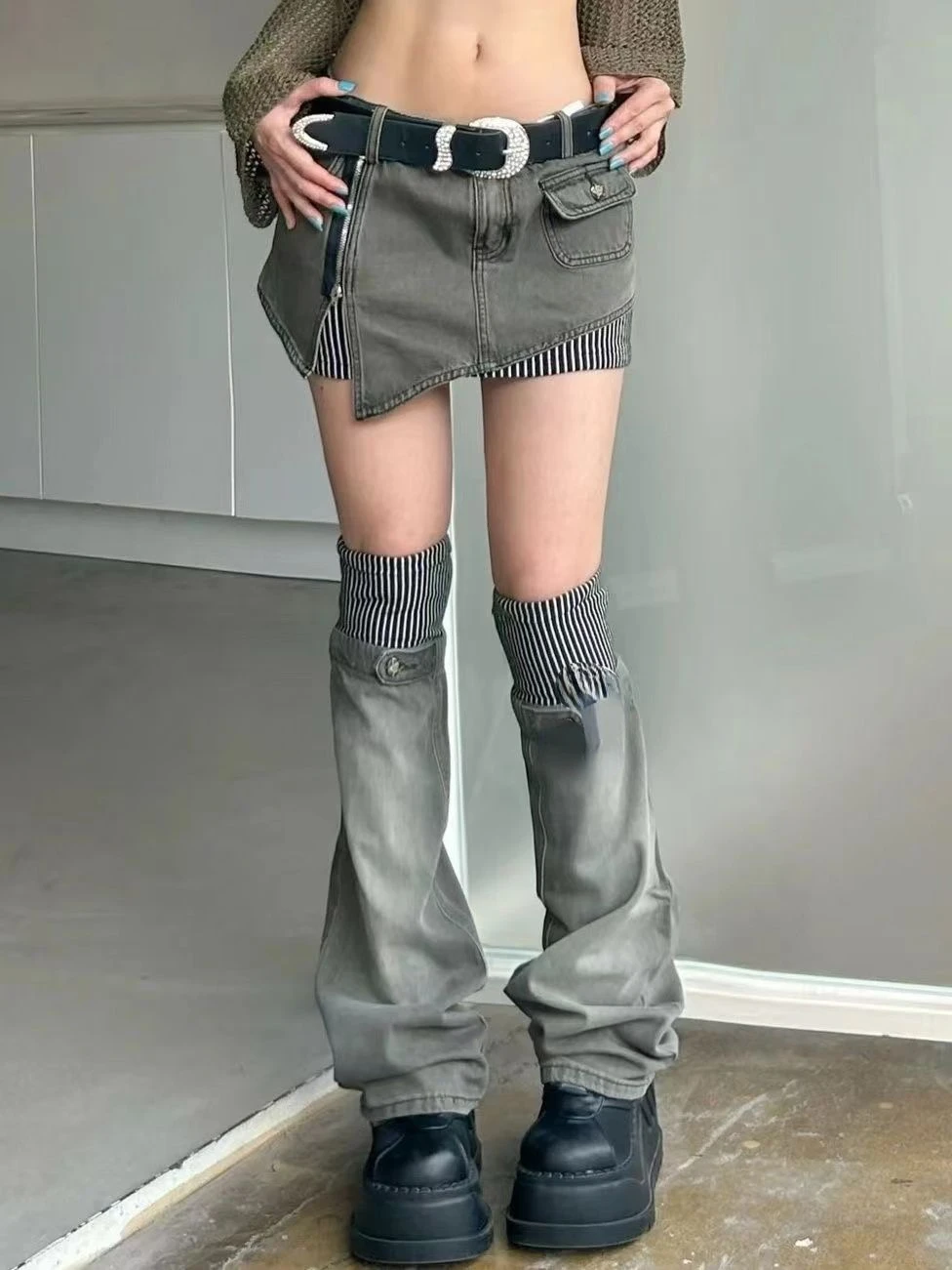 New Design Fashion Patchwork Striped Skirt Women Denim Short Skirt Bottoms High Waist Sexy Korean Grey Hiphop Punk Streetwear
New Design Fashion Patchwork Striped Skirt Women Denim Short Skirt Bottoms High Waist Sexy Korean Grey Hiphop Punk Streetwear