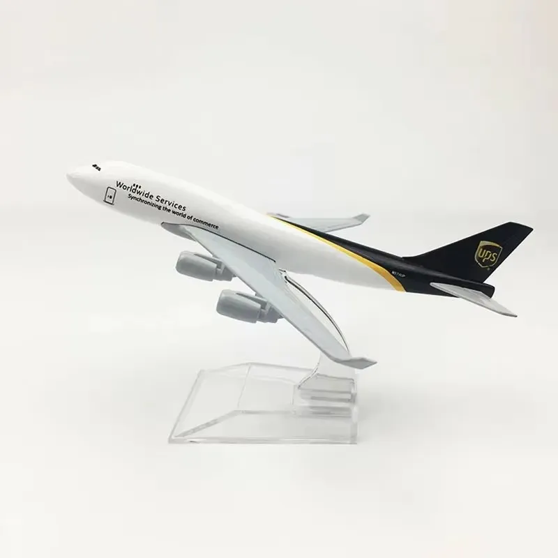 1/400 Scale B747 UPS Airlines Alloy Aircraft Model 16cm Boeing 747 Toy for Children Collectible Airplane Decoration
1/400 Scale B747 UPS Airlines Alloy Aircraft Model 16cm Boeing 747 Toy for Children Collectible Airplane Decoration