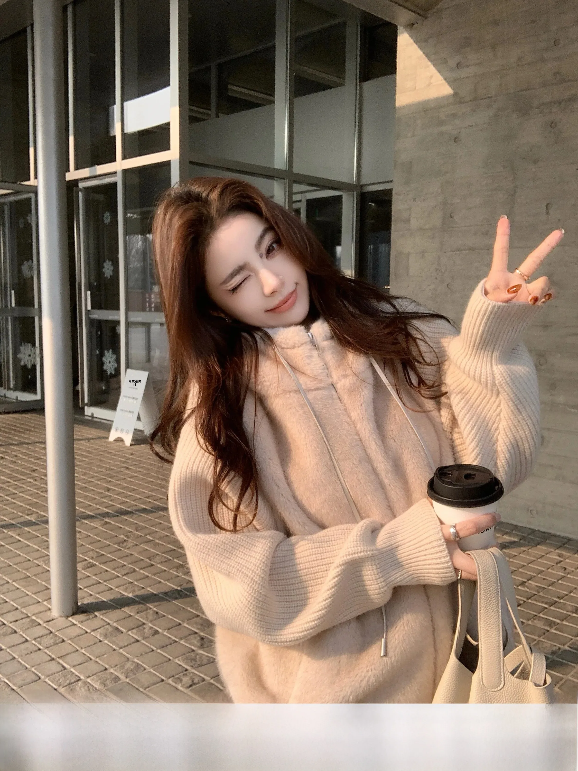 Warm Faux Fur Knitted Sleeve Jacket Eco-friendly Elegant Style Women's Coat Long Sleeve Zipper Closure Regular Length
Warm Faux Fur Knitted Sleeve Jacket Eco-friendly Elegant Style Women's Coat Long Sleeve Zipper Closure Regular Length