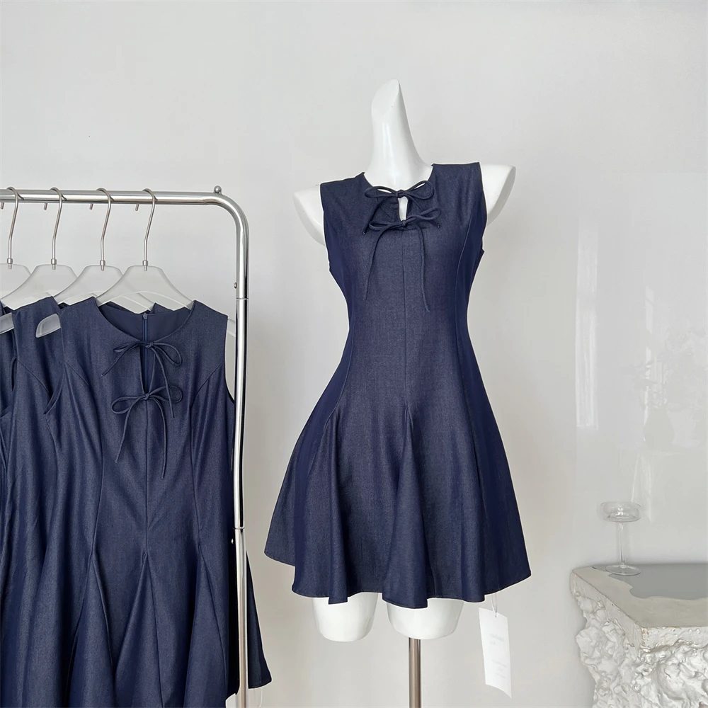 Summer Women Mini Denim Dress Korean Hollow Out Frock Sleeveless A-line One-Piece Evening Coquette Gyaru Mori Girl Simple New
Summer Women Mini Denim Dress Korean Hollow Out Frock Sleeveless A-line One-Piece Evening Coquette Gyaru Mori Girl Simple New