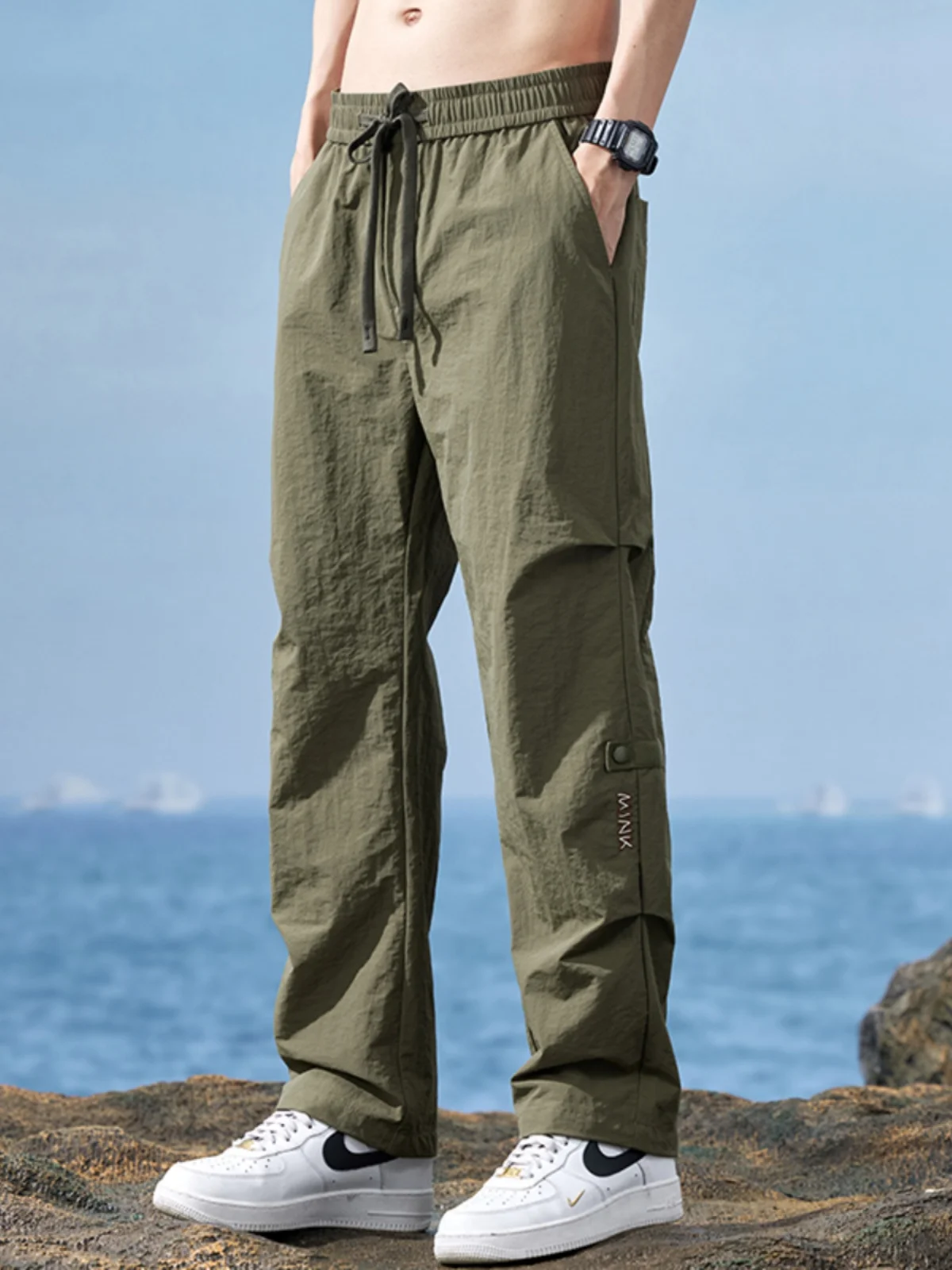 American Sle Men's Loose Straight Leg Ice Silk Qui Dry Hiking Pants Faionable Outdoor Mountain Climbing Trousers
American Sle Men's Loose Straight Leg Ice Silk Qui Dry Hiking Pants Faionable Outdoor Mountain Climbing Trousers