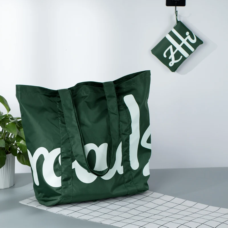 Модная женская складная портативная сумка-тоут из полиэстера для покупок, прочная сумка на плечо для удобной переноски
Модная женская складная портативная сумка-тоут из полиэстера для покупок, прочная сумка на плечо для удобной переноски