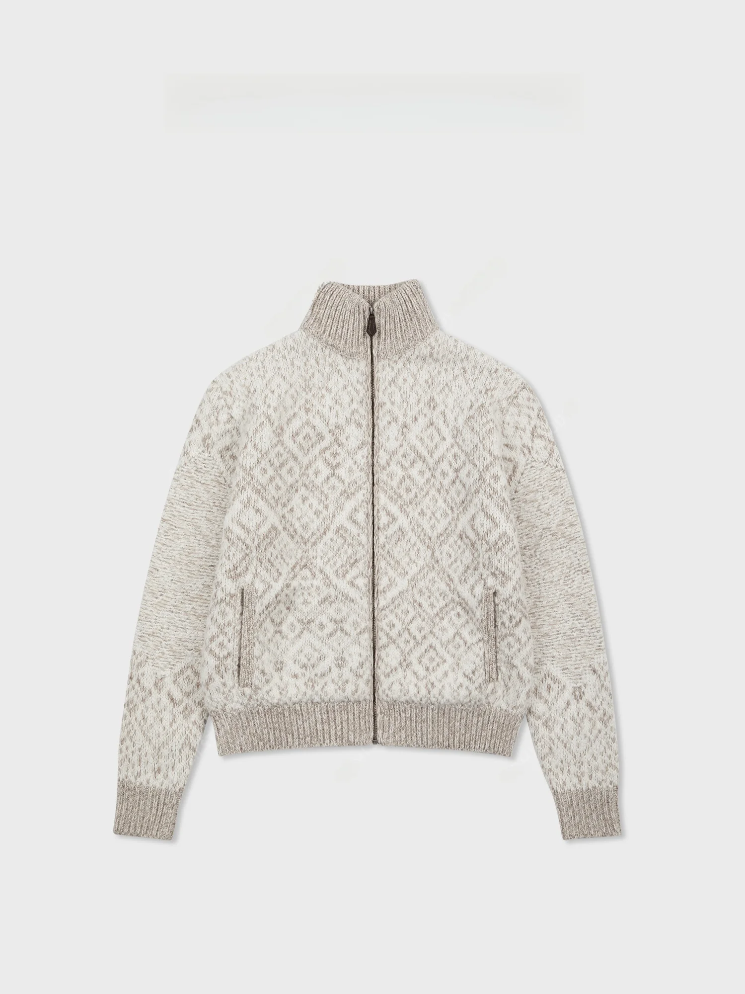 Женское повседневное вязаное шерстяное пальто Romi Studio свободного кроя с узором Fair Isle и ромбами, на молнии, короткая верхняя одежда
Женское повседневное вязаное шерстяное пальто Romi Studio свободного кроя с узором Fair Isle и ромбами, на молнии, короткая верхняя одежда