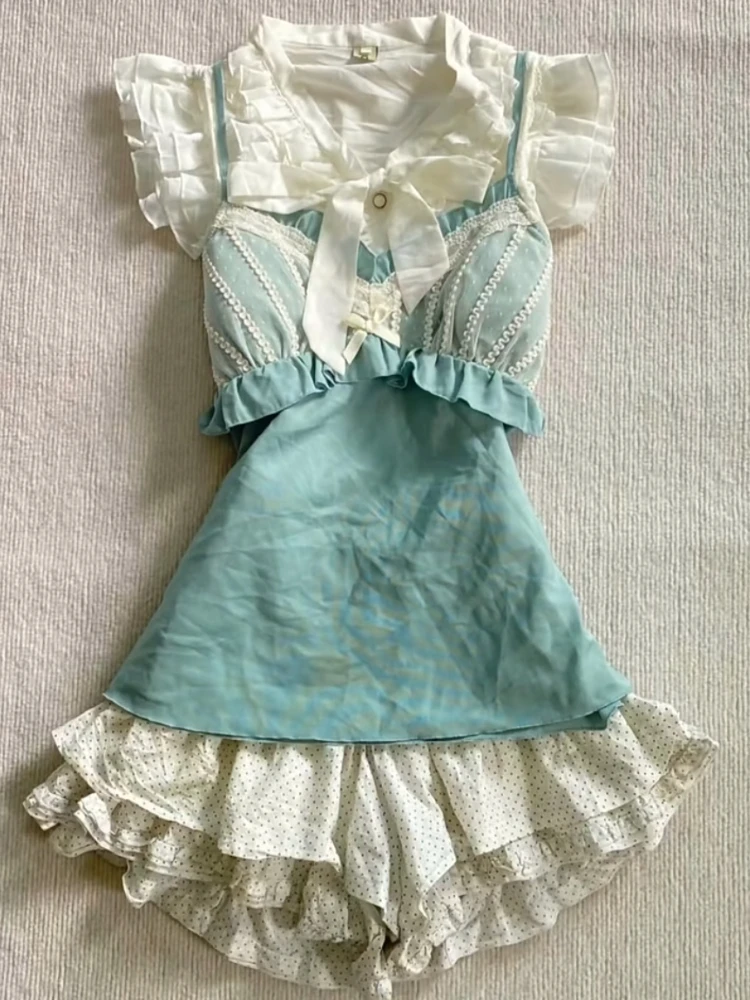 2025 Vintage Summer Bow Short Pants 3-piece Set Casual Hepburn Patchwork Lace Sling Shirt Women Design Sweet Kawaii Outfits New
2025 Vintage Summer Bow Short Pants 3-piece Set Casual Hepburn Patchwork Lace Sling Shirt Women Design Sweet Kawaii Outfits New
