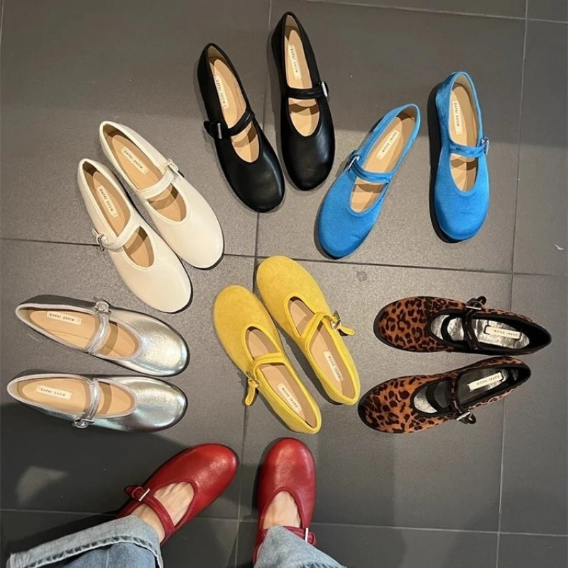 2025 Vintage Shallow Bottom Flat Heel Mary's Single Shoes Women's Spring Summer Casual Ballet Dance Shoes Chaussure Femme
2025 Vintage Shallow Bottom Flat Heel Mary's Single Shoes Women's Spring Summer Casual Ballet Dance Shoes Chaussure Femme