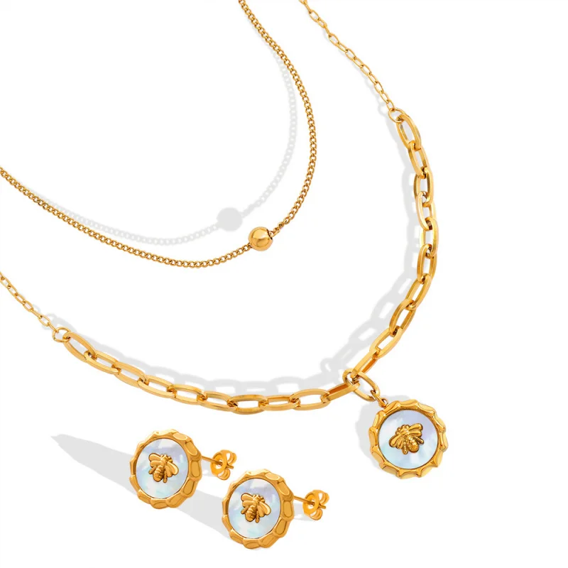Versatile White Shell Little Bee Double Layer Titanium Steel Necklace/Earring Set Plated 18K Gold Waterproof Jewelry for Women
Versatile White Shell Little Bee Double Layer Titanium Steel Necklace/Earring Set Plated 18K Gold Waterproof Jewelry for Women