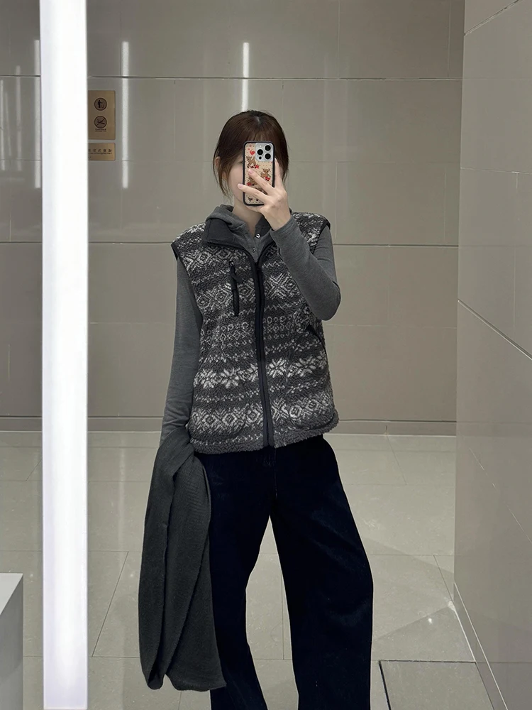 Retro Fair Isle Pattern Lamb Fur Vest Women's Autumn Winter Lazy Casual Stand Collar Layering Warm Trendy Outerwear
Retro Fair Isle Pattern Lamb Fur Vest Women's Autumn Winter Lazy Casual Stand Collar Layering Warm Trendy Outerwear