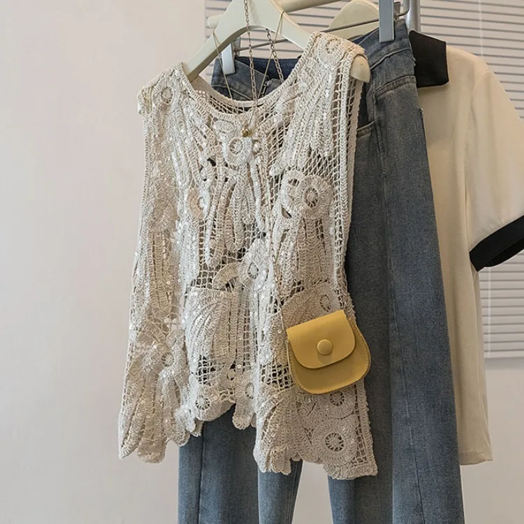 Bohemian Style Sequin Vest Women's Summer Loose Sleeveless Outerwear Gentle Top Shiny Hollow out Design for Holiday
Bohemian Style Sequin Vest Women's Summer Loose Sleeveless Outerwear Gentle Top Shiny Hollow out Design for Holiday