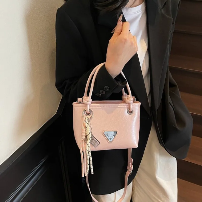 Fashionable Bag For Women A True Expression Of Your Individuality And Creative Spirit
Fashionable Bag For Women A True Expression Of Your Individuality And Creative Spirit