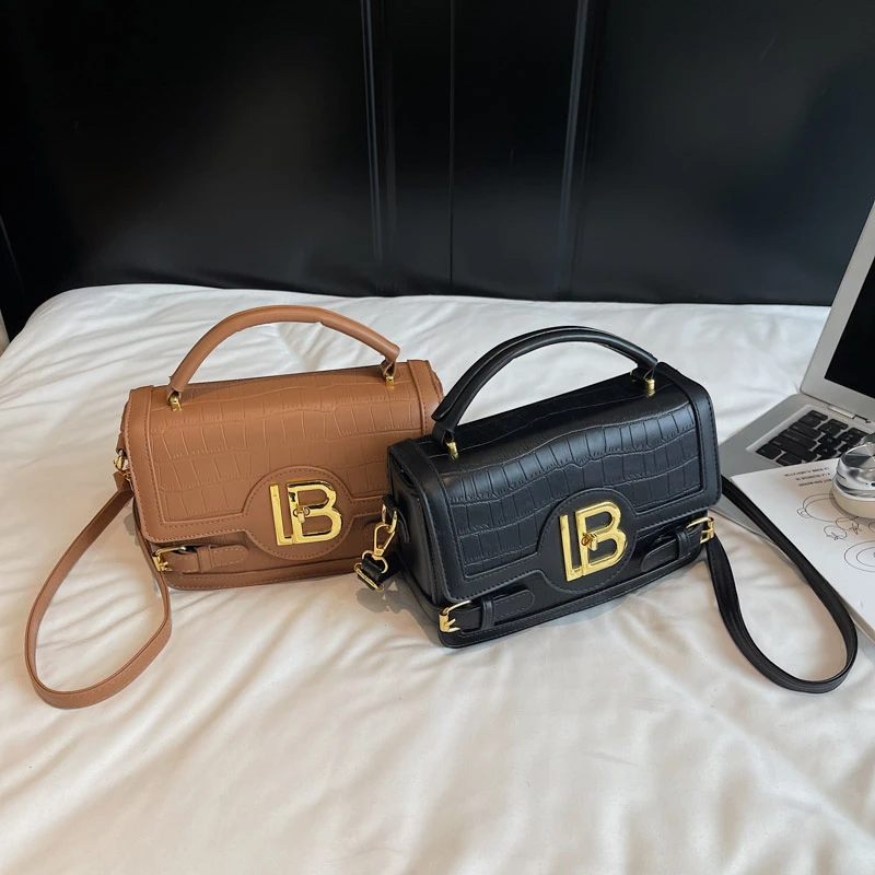 Classic design crossbody bag, fashionable style handbag, elegant women's shoulder bag with luxurious designer letter logo
Classic design crossbody bag, fashionable style handbag, elegant women's shoulder bag with luxurious designer letter logo