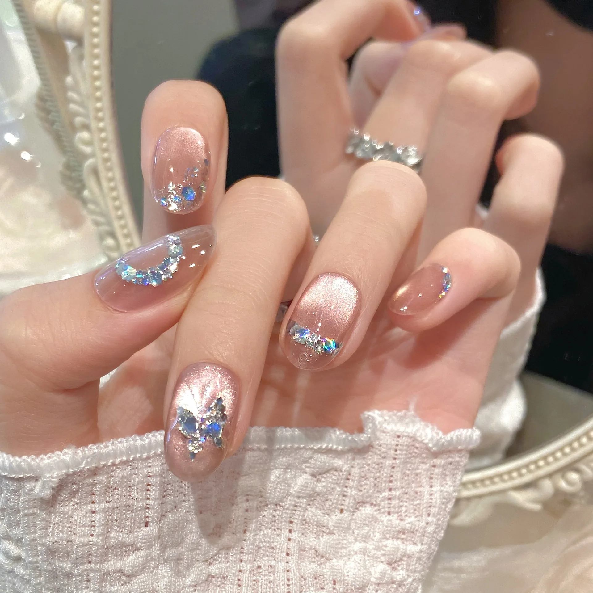 10pcs Glitter Full Cover Nail Tips Cat's Eye Short Oval Handmade False Nails Art Butterfly Design Pink Press on Fake Nails Sets
10pcs Glitter Full Cover Nail Tips Cat's Eye Short Oval Handmade False Nails Art Butterfly Design Pink Press on Fake Nails Sets