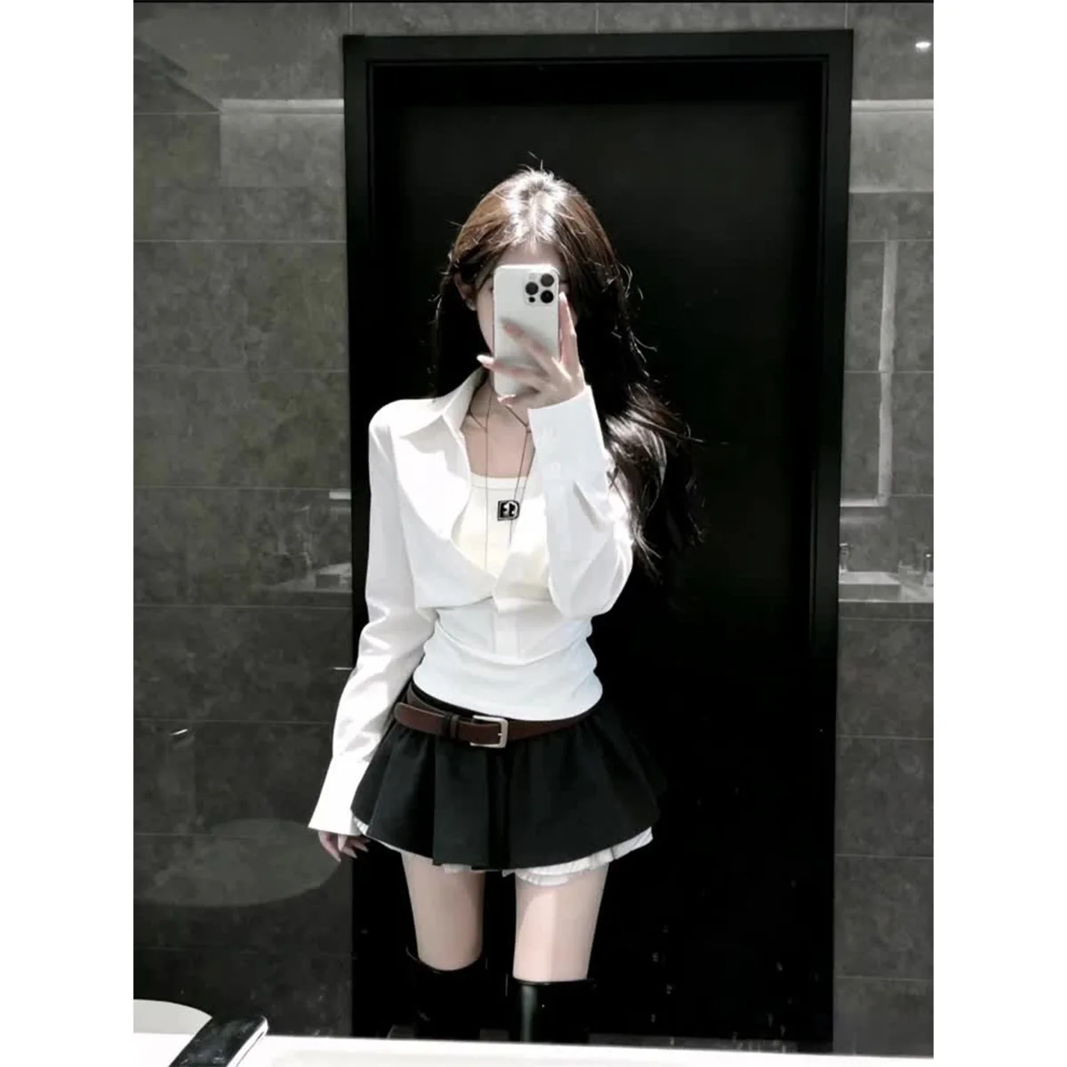 Elegant Style Long Sleeve White Shirt Women's Puffy Short Skirt Two-Piece Set Slim Fit Turn-down Collar Fake Two-Piece Design
Elegant Style Long Sleeve White Shirt Women's Puffy Short Skirt Two-Piece Set Slim Fit Turn-down Collar Fake Two-Piece Design