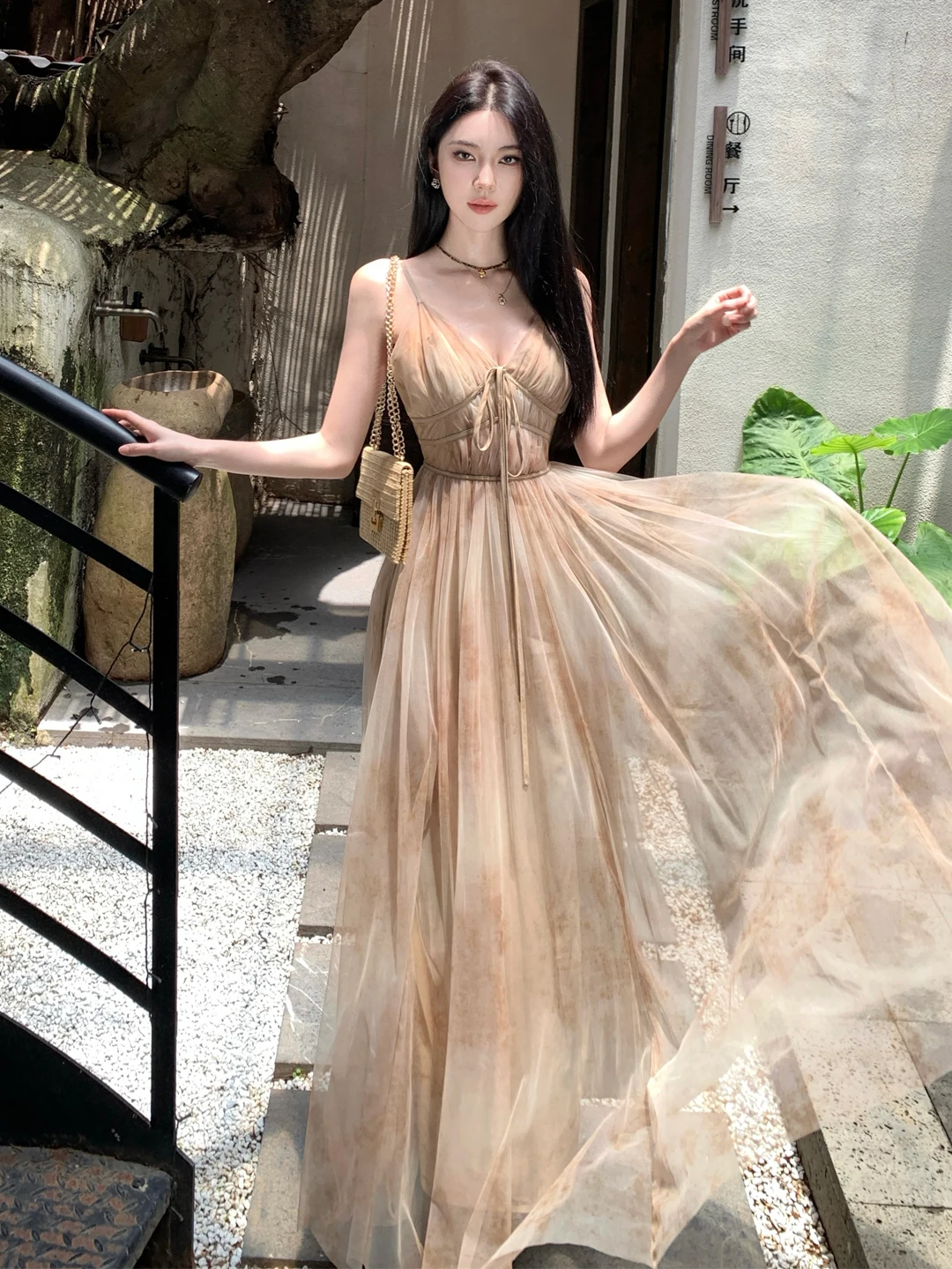 Unique Beautiful Holiday Double Layer Water Ink Diffusion Mesh V Neck Thin Strap Dress High Waist Slim Long Dress
Unique Beautiful Holiday Double Layer Water Ink Diffusion Mesh V Neck Thin Strap Dress High Waist Slim Long Dress