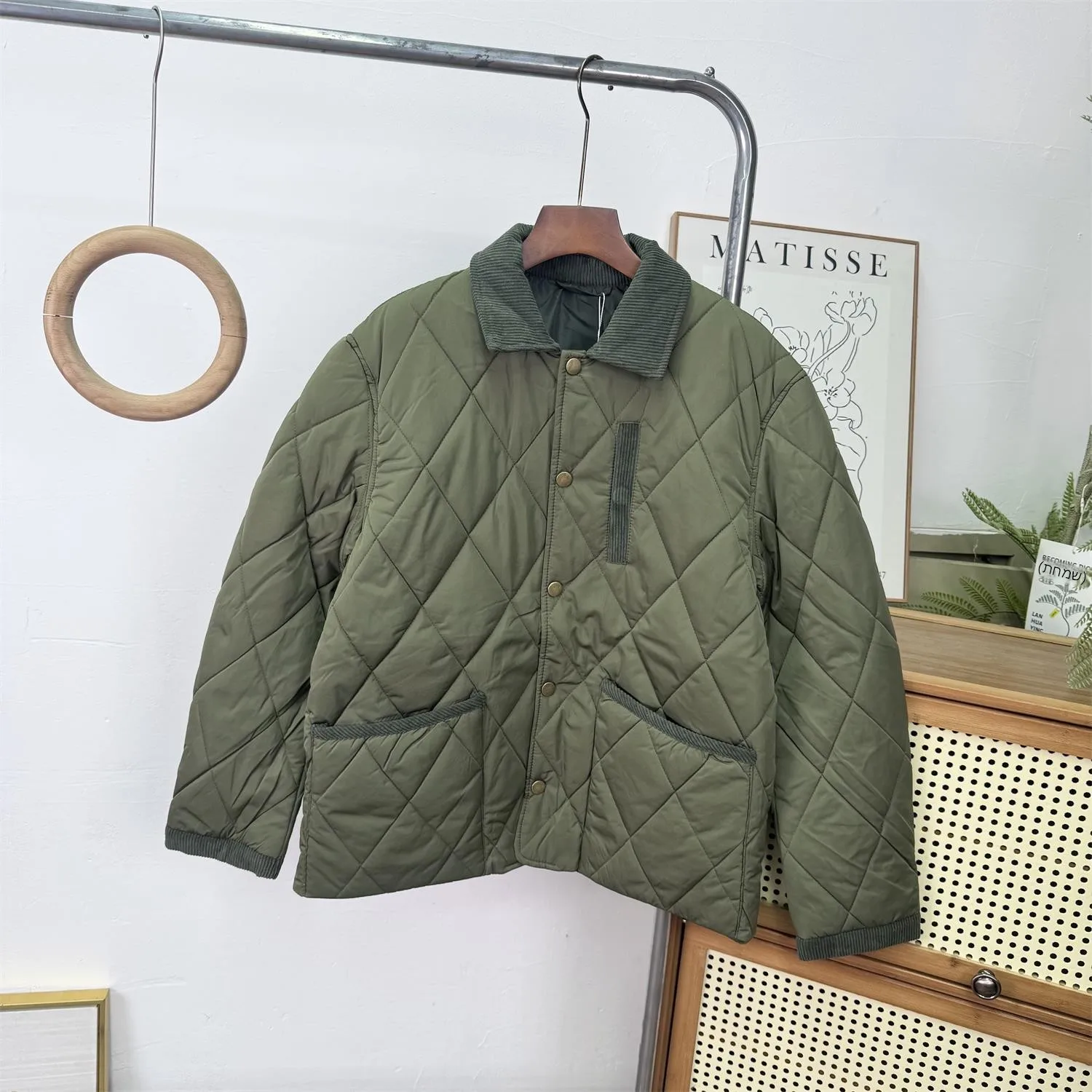 Thickened Jacket Youth Casual Style Pure Color Collar Design Patchwork Cotton Coat Versatile Outerwear for Men Autumn Fashion
Thickened Jacket Youth Casual Style Pure Color Collar Design Patchwork Cotton Coat Versatile Outerwear for Men Autumn Fashion