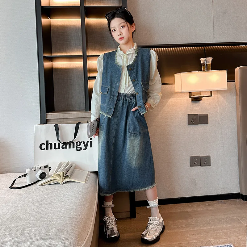 Girls Suits 2025 New Spring Fashion Beige Blouses and Vest and Denim Skirt Three-piece Set Korean Simple Style Fashion Suits
Girls Suits 2025 New Spring Fashion Beige Blouses and Vest and Denim Skirt Three-piece Set Korean Simple Style Fashion Suits