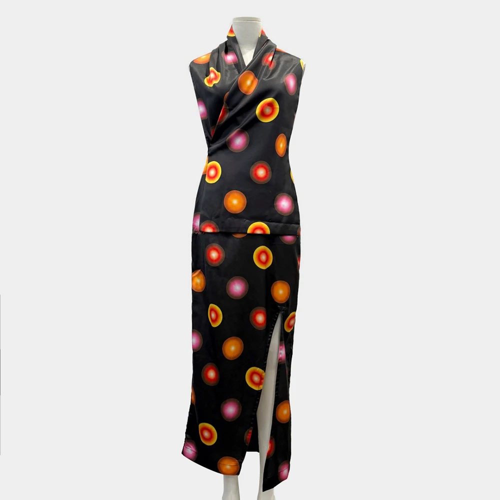 Retro Y2K Women's Sleeveless Dress Sexy Backless Slit Hem Dot Printed Hanging Neck Design Elegant Summer Commuter Fashion 2025
Retro Y2K Women's Sleeveless Dress Sexy Backless Slit Hem Dot Printed Hanging Neck Design Elegant Summer Commuter Fashion 2025