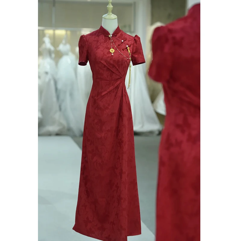 Красное свадебное платье-ципао для невесты, китайское, для церемонии бракосочетания, с высокой талией, приталенное, с коротким рукавом, с высоким воротником
Красное свадебное платье-ципао для невесты, китайское, для церемонии бракосочетания, с высокой талией, приталенное, с коротким рукавом, с высоким воротником