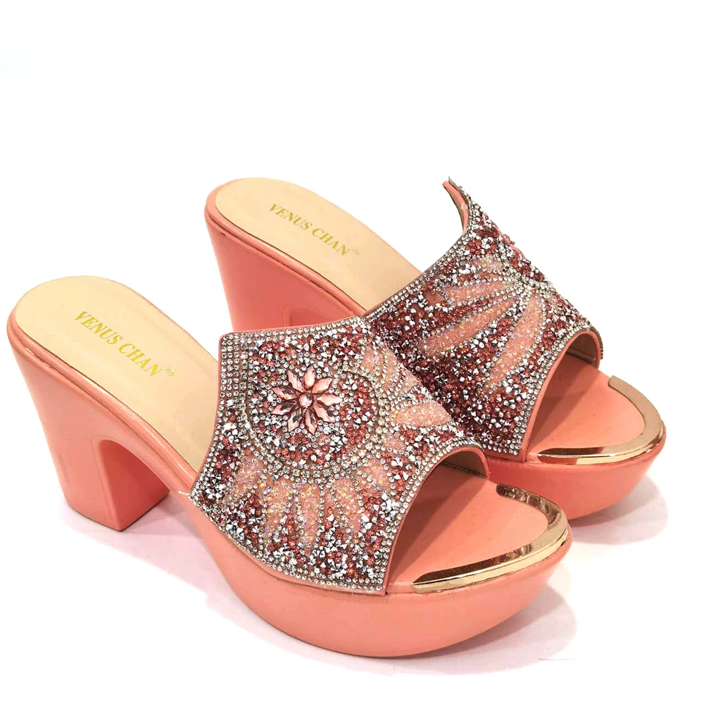 2025 Newest Fashion African Women's Shoes Latest Luxury Elegant Retro Palace Rhinestone Accessories Women's Shoes
2025 Newest Fashion African Women's Shoes Latest Luxury Elegant Retro Palace Rhinestone Accessories Women's Shoes