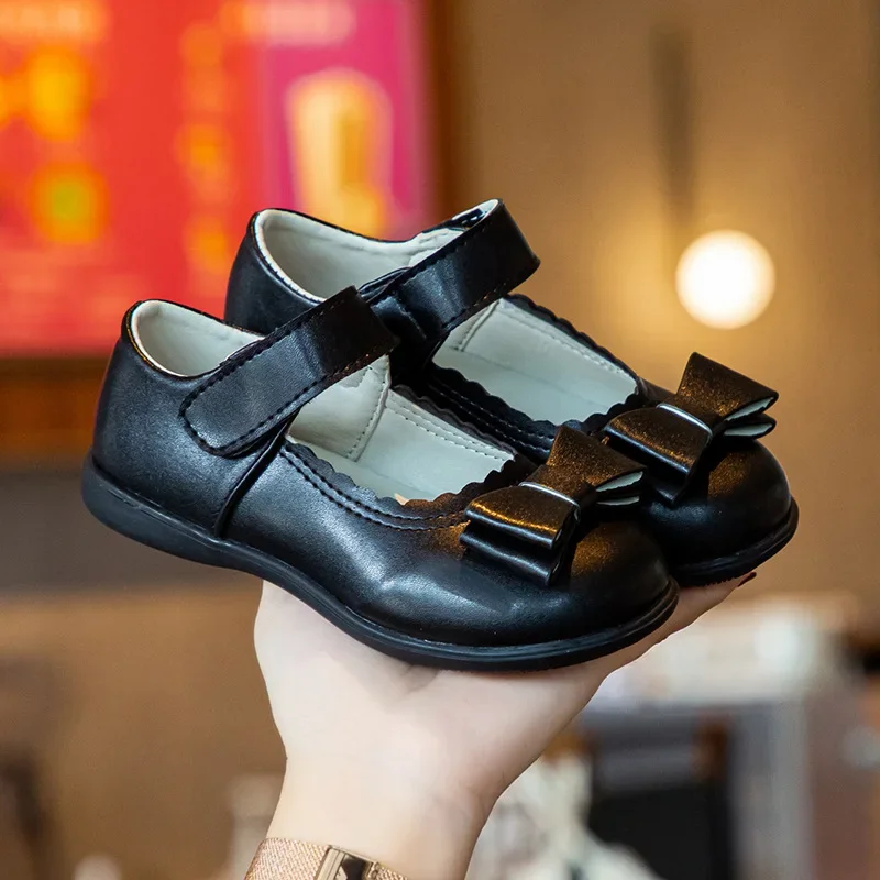 Girls Leather Shoes Round Toes Sweet Bows Kids Flat Shoes Pu Non-slip 2025 New Fashion Children Performance Shoes Black Matte
Girls Leather Shoes Round Toes Sweet Bows Kids Flat Shoes Pu Non-slip 2025 New Fashion Children Performance Shoes Black Matte