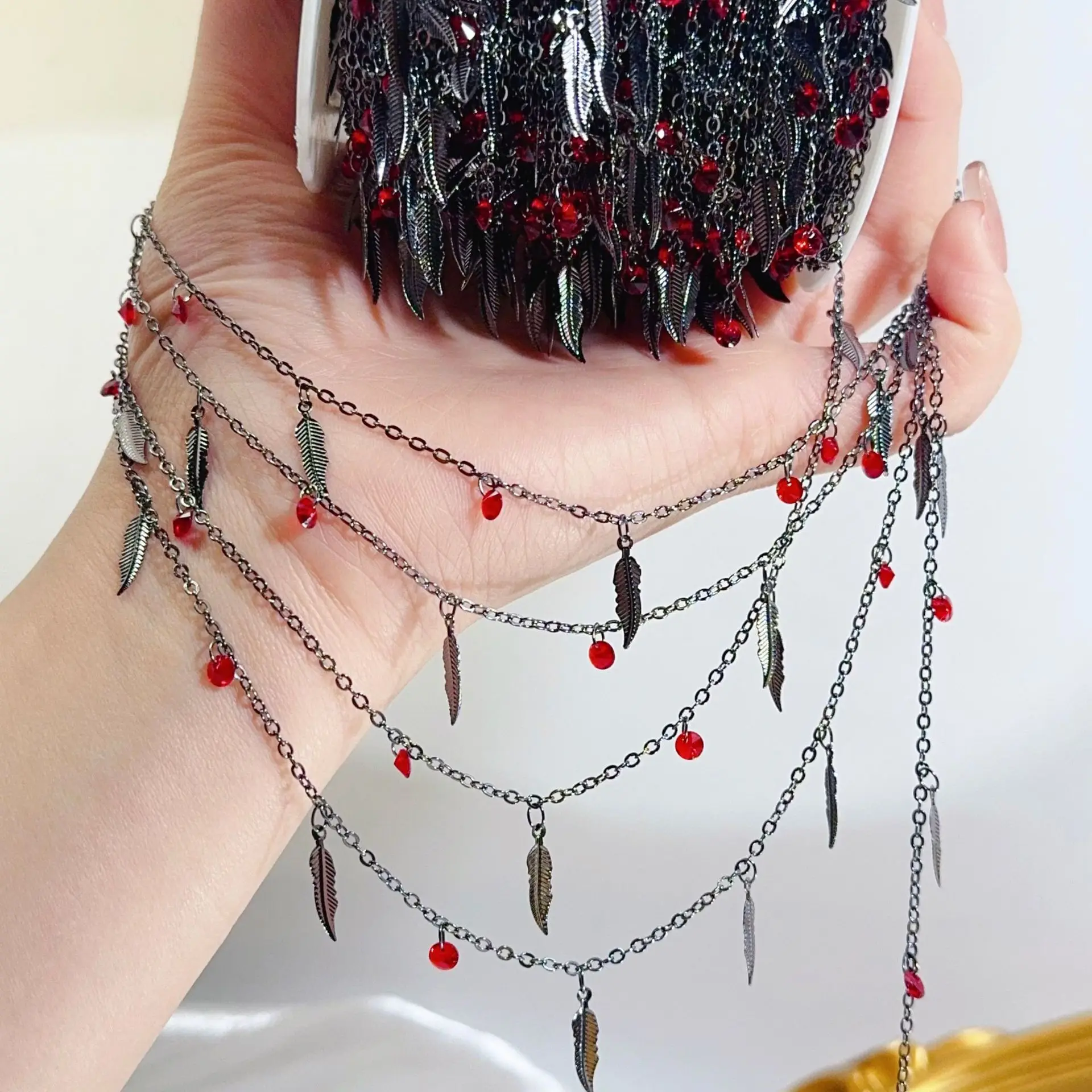 Wholesale 5Meters DIY Jewelry Accessories Red Zircon Feather Handcrafted Copper Chain For Weddind Decoration Necklace DIY Making
Wholesale 5Meters DIY Jewelry Accessories Red Zircon Feather Handcrafted Copper Chain For Weddind Decoration Necklace DIY Making
