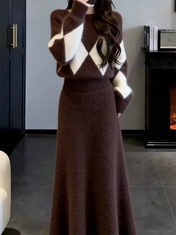Retro Knitted Long Sleeve Women's Set Autumn Winter Warm Two-Piece Suit Diamond Pattern Goddess Style Comfortable Loose Fit
Retro Knitted Long Sleeve Women's Set Autumn Winter Warm Two-Piece Suit Diamond Pattern Goddess Style Comfortable Loose Fit