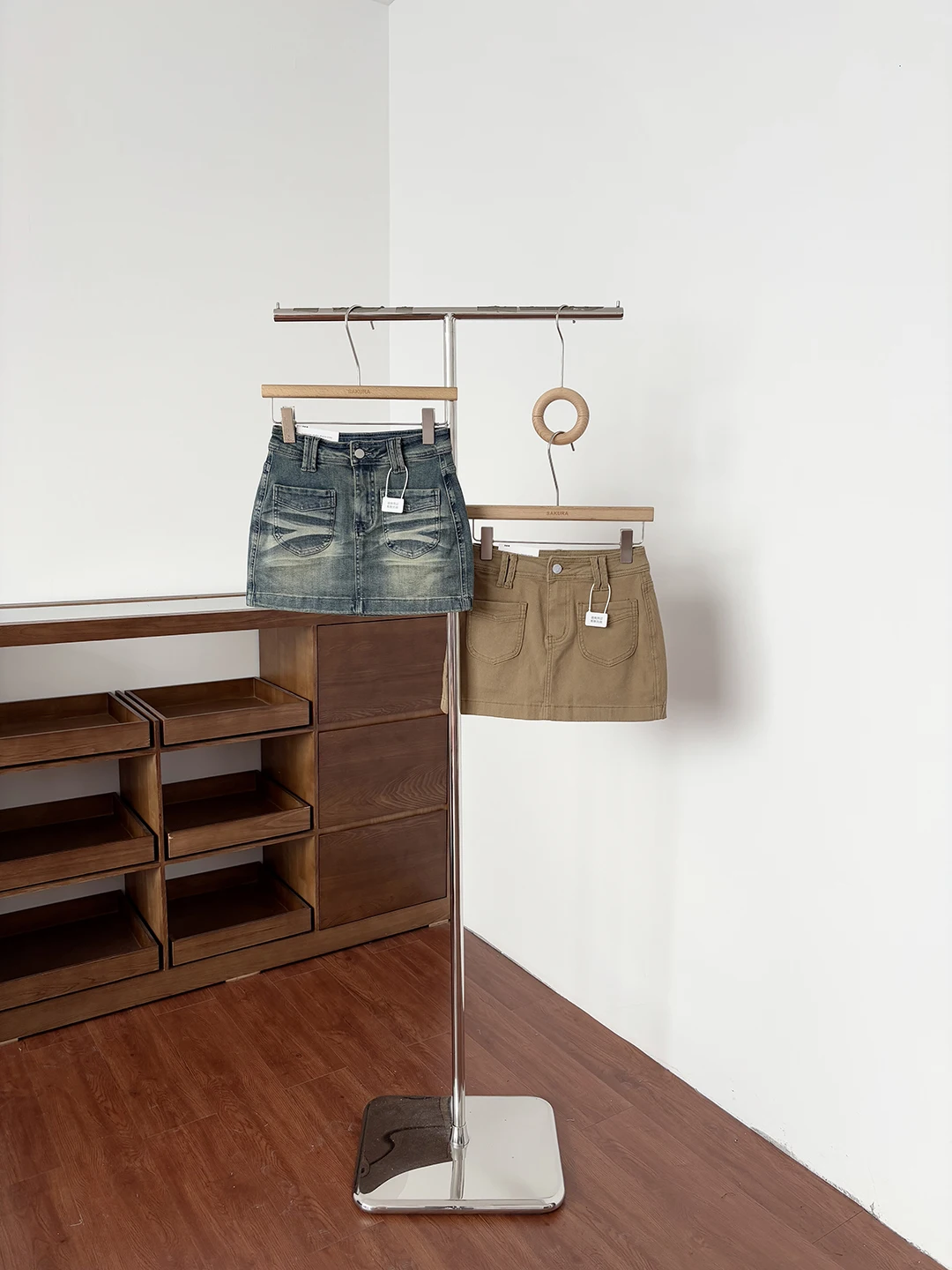 Retro Korean Style Half Skirt Women's Slimming Low Waist Versatile Sexy Short Denim A-Line Skirt Summer New Arrival
Retro Korean Style Half Skirt Women's Slimming Low Waist Versatile Sexy Short Denim A-Line Skirt Summer New Arrival