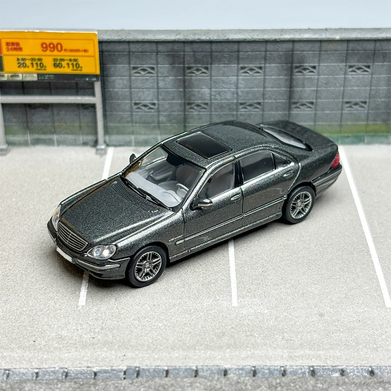 Литая модель автомобиля из сплава серебристо-серого цвета в масштабе 1:64, модель классического коллекционного орнамента, Подарочная игрушка, сувенир
Литая модель автомобиля из сплава серебристо-серого цвета в масштабе 1:64, модель классического коллекционного орнамента, Подарочная игрушка, сувенир