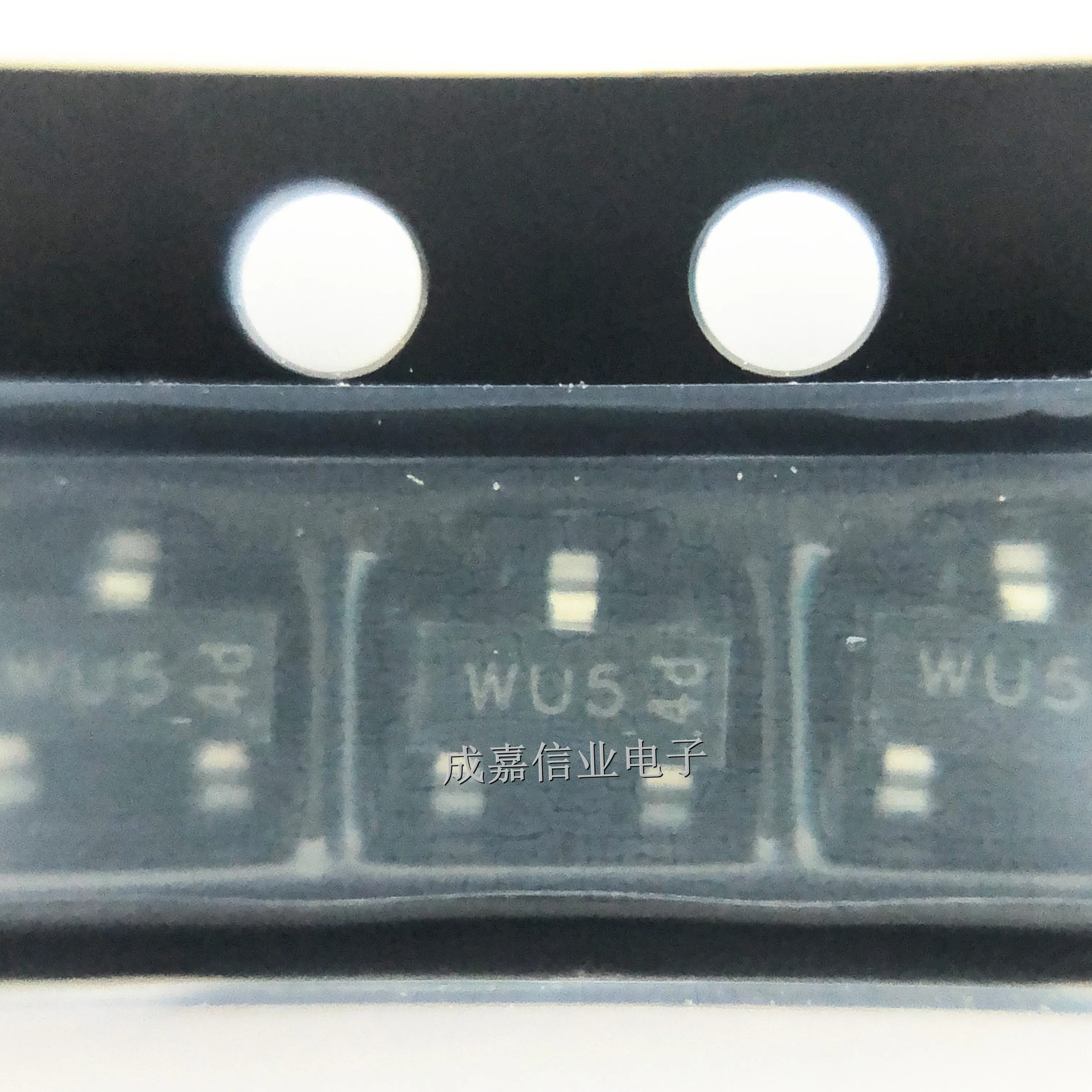 10 шт./лот PBSS4160T, 215 SOT-23-3 МАРКИРОВКА; биполярные транзисторыWU5 — BJT 60 В, 1 А NPN Рабочая температура: - 65 C-+ 150 C
10 шт./лот PBSS4160T, 215 SOT-23-3 МАРКИРОВКА; биполярные транзисторыWU5 — BJT 60 В, 1 А NPN Рабочая температура: - 65 C-+ 150 C