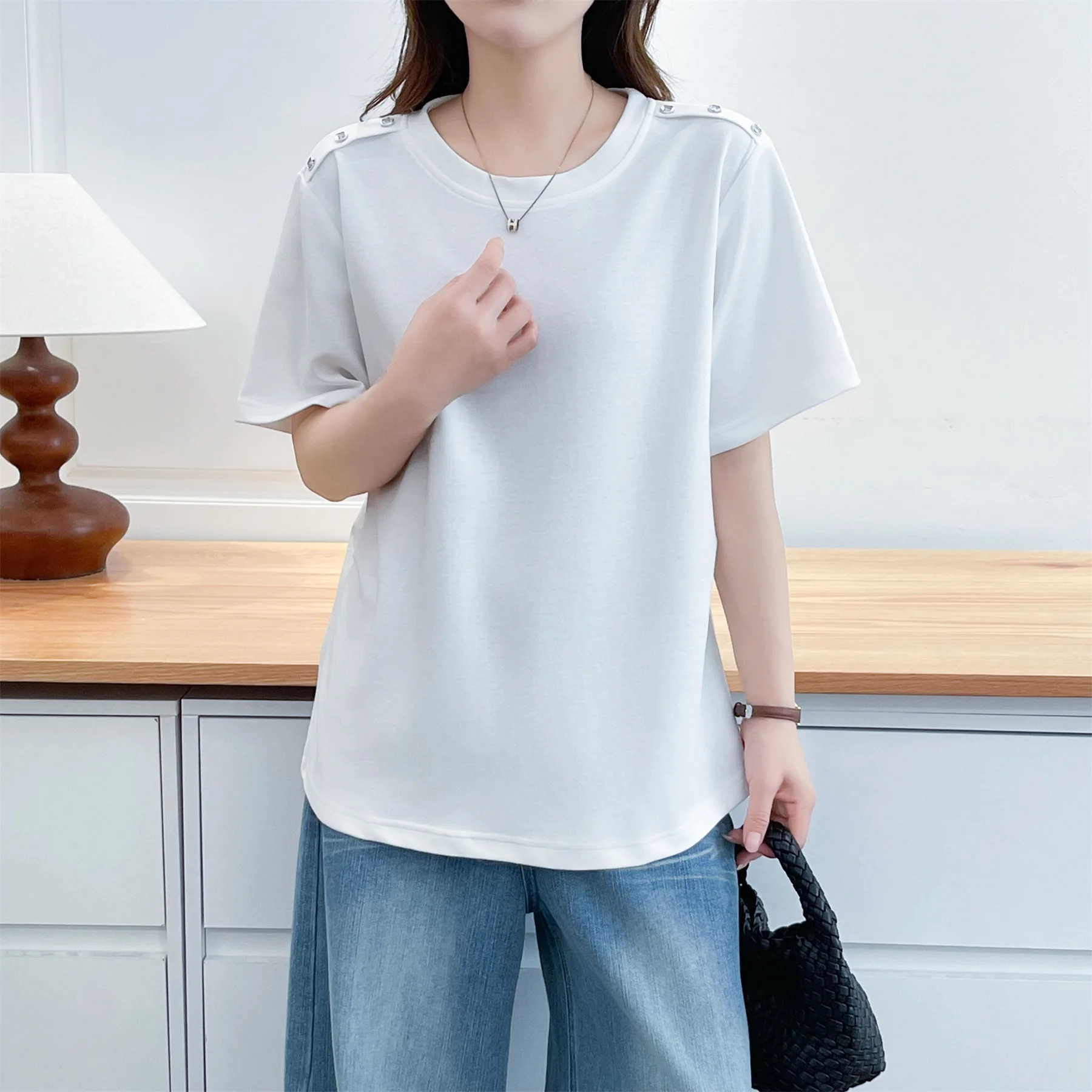 2026 Summer Plus Size Women Button Shoulder T-shirt O-Neck Waist Slim Short Sleeve Minimalist Casual Tops For Curvy Ladies 2613
2026 Summer Plus Size Women Button Shoulder T-shirt O-Neck Waist Slim Short Sleeve Minimalist Casual Tops For Curvy Ladies 2613