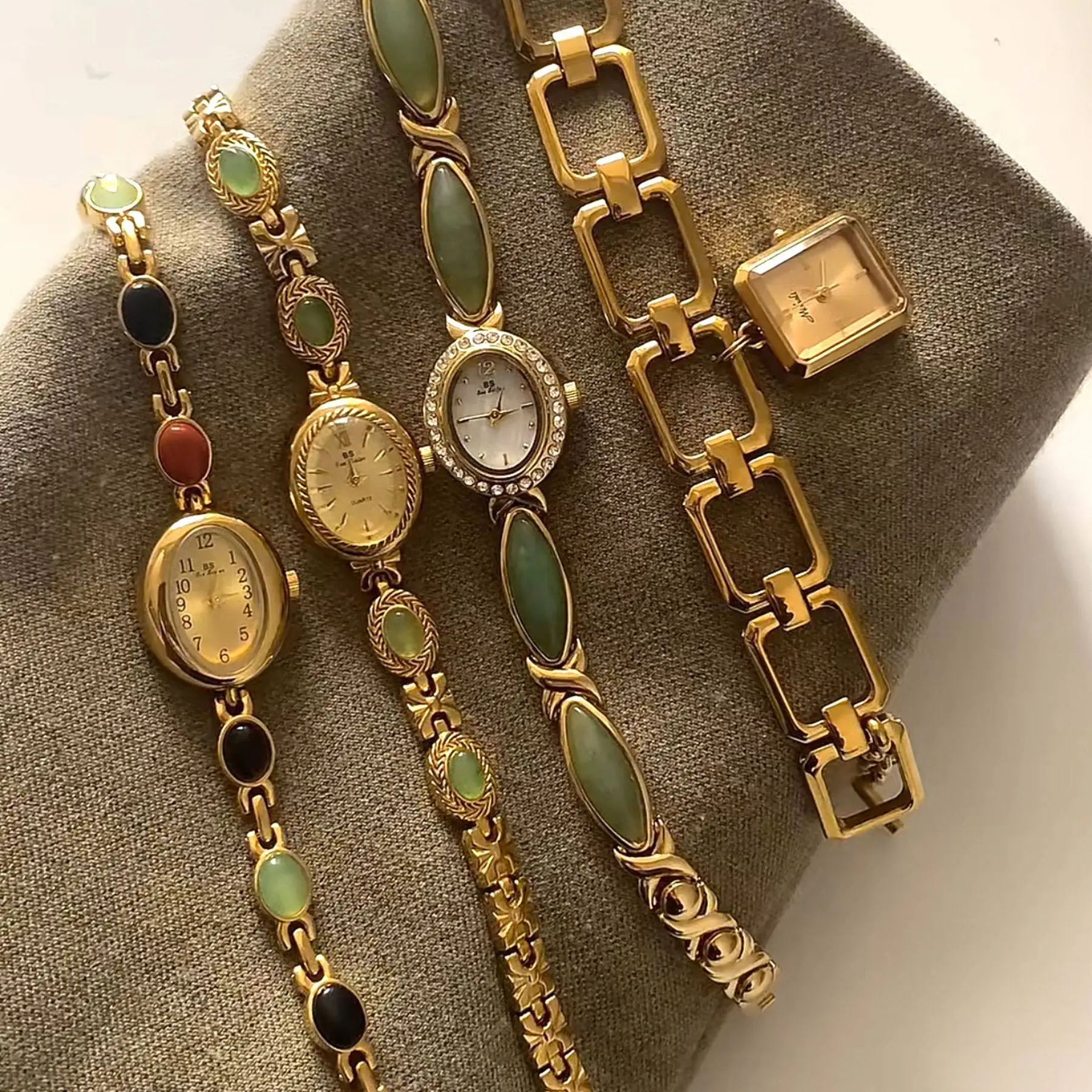 New Autumn/Winter Collection: Retro And Exquisite Women'S Quartz Watch, Wristwatch, Clock, Ladies' Watch, Women'S Gift
New Autumn/Winter Collection: Retro And Exquisite Women'S Quartz Watch, Wristwatch, Clock, Ladies' Watch, Women'S Gift