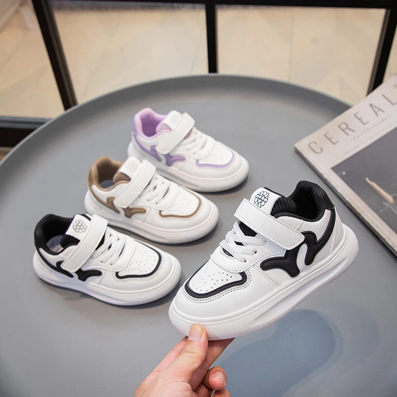 Повседневные кроссовки на платформе для малышей, новинка 2023 года, осенняя детская прогулочная обувь, дышащие универсальные шикарные детские школьные кроссовки на мягкой подошве
Повседневные кроссовки на платформе для малышей, новинка 2023 года, осенняя детская прогулочная обувь, дышащие универсальные шикарные детские школьные кроссовки на мягкой подошве