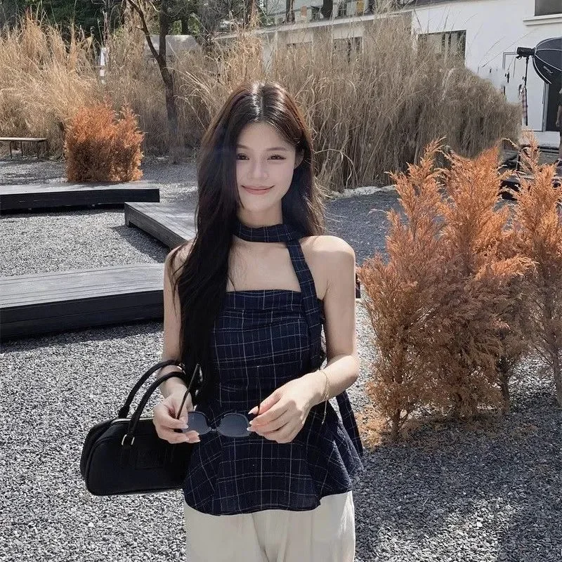 Women's Navy Blue Plaid Halter Top Ruffled Hem Slim Fit Casual Daily Sleeveless Blouse
Women's Navy Blue Plaid Halter Top Ruffled Hem Slim Fit Casual Daily Sleeveless Blouse
