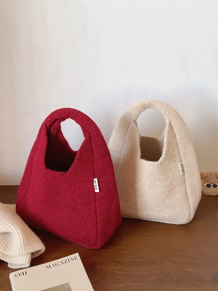 Красная вязаная милая сумка-тоут, повседневная хлопковая сумка, маленький размер, молодежная удобная ручная сумка в стиле ретро для отдыха
Красная вязаная милая сумка-тоут, повседневная хлопковая сумка, маленький размер, молодежная удобная ручная сумка в стиле ретро для отдыха