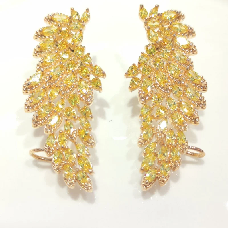 Luxury Feather Hollow Stud Earrings S925 Silver Needle Full Horse Eyes Shape AAA Zircon Crystal Ear Climber Jewelry for Women
Luxury Feather Hollow Stud Earrings S925 Silver Needle Full Horse Eyes Shape AAA Zircon Crystal Ear Climber Jewelry for Women