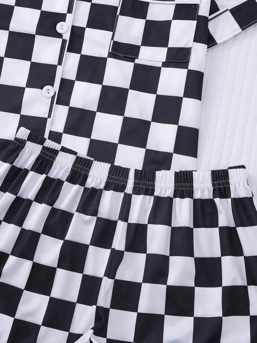2pcs Women Checkered Print Pajama Set Short Sleeve Top And Shorts Front Button Pocket Casual Homewear All Seasons
2pcs Women Checkered Print Pajama Set Short Sleeve Top And Shorts Front Button Pocket Casual Homewear All Seasons