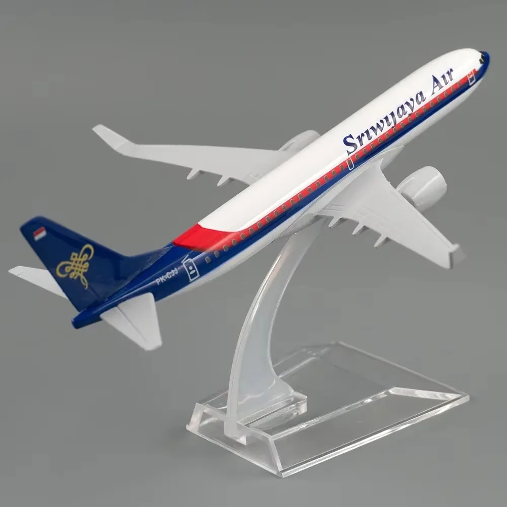 1/400 Scale 737 Alloy Aircraft Model 16 Cm B737 Sriwijaya Airlines Aircraft Model With Stand Simulation Airliner Ornament
1/400 Scale 737 Alloy Aircraft Model 16 Cm B737 Sriwijaya Airlines Aircraft Model With Stand Simulation Airliner Ornament
