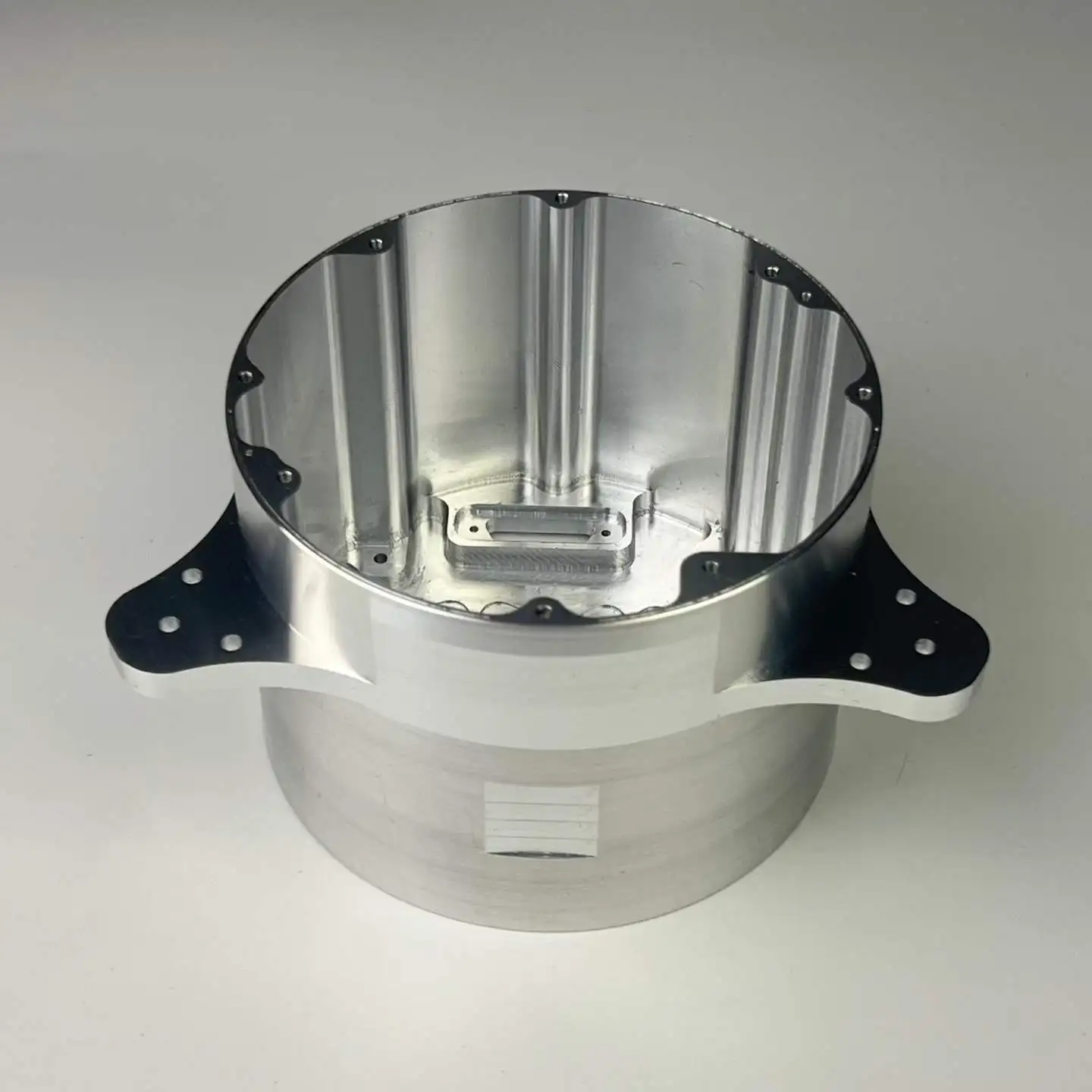 Custom CNC Profiled Aluminium Cylinder Shell, Flange Ear Mount Hole & Internal Rib Machining Aluminum Housing
Custom CNC Profiled Aluminium Cylinder Shell, Flange Ear Mount Hole & Internal Rib Machining Aluminum Housing
