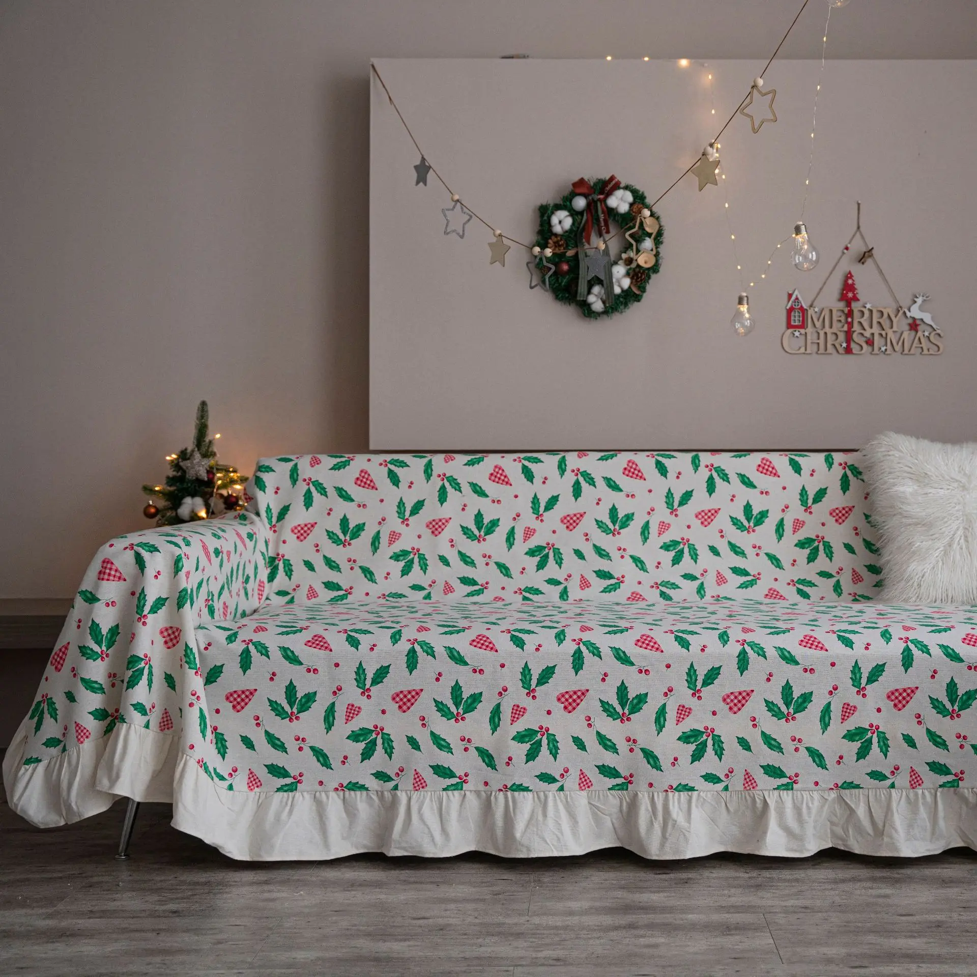 1PC Christmas Sofa Cover Towel Printed Pine Branch And Lotus Leaf edge Multifunctional Sofa Protective For Living Room Decoratio
1PC Christmas Sofa Cover Towel Printed Pine Branch And Lotus Leaf edge Multifunctional Sofa Protective For Living Room Decoratio