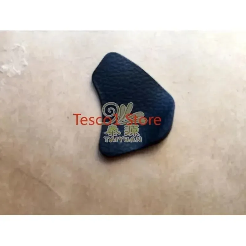 New Original For Nikon D3300 D3400 Rear Back Grip Rubber Cover With Tape Replacement Repair Part 113BZ
New Original For Nikon D3300 D3400 Rear Back Grip Rubber Cover With Tape Replacement Repair Part 113BZ