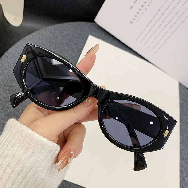 European American Style Ladies Sunglasses Cat Eye Shape Anti-glare Outdoor Sunglass Driving Hiking Woman Sun Glasses
European American Style Ladies Sunglasses Cat Eye Shape Anti-glare Outdoor Sunglass Driving Hiking Woman Sun Glasses