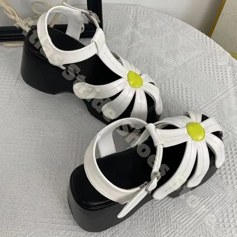 Daisy Print Platform Sandals Chunky Wedge Sole Ankle Buckle Strap Retro Cottagecore Y2K Summer Footwear Beach Platform Sandals
Daisy Print Platform Sandals Chunky Wedge Sole Ankle Buckle Strap Retro Cottagecore Y2K Summer Footwear Beach Platform Sandals