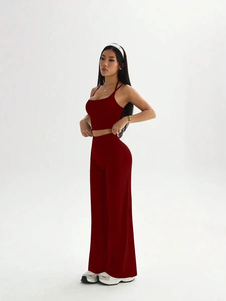 Solid Color Cropped Camisole And Wide Leg Pants Set
Solid Color Cropped Camisole And Wide Leg Pants Set