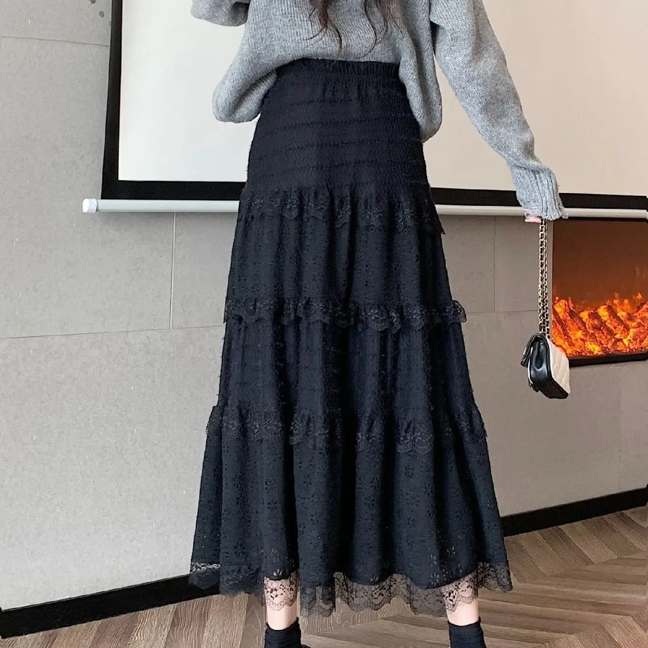 2026 French Style Autumn Winter Fleece Lined Thickened Warm Lace Cake New High Waist Spliced Slimming Midi Long Skirt
2026 French Style Autumn Winter Fleece Lined Thickened Warm Lace Cake New High Waist Spliced Slimming Midi Long Skirt