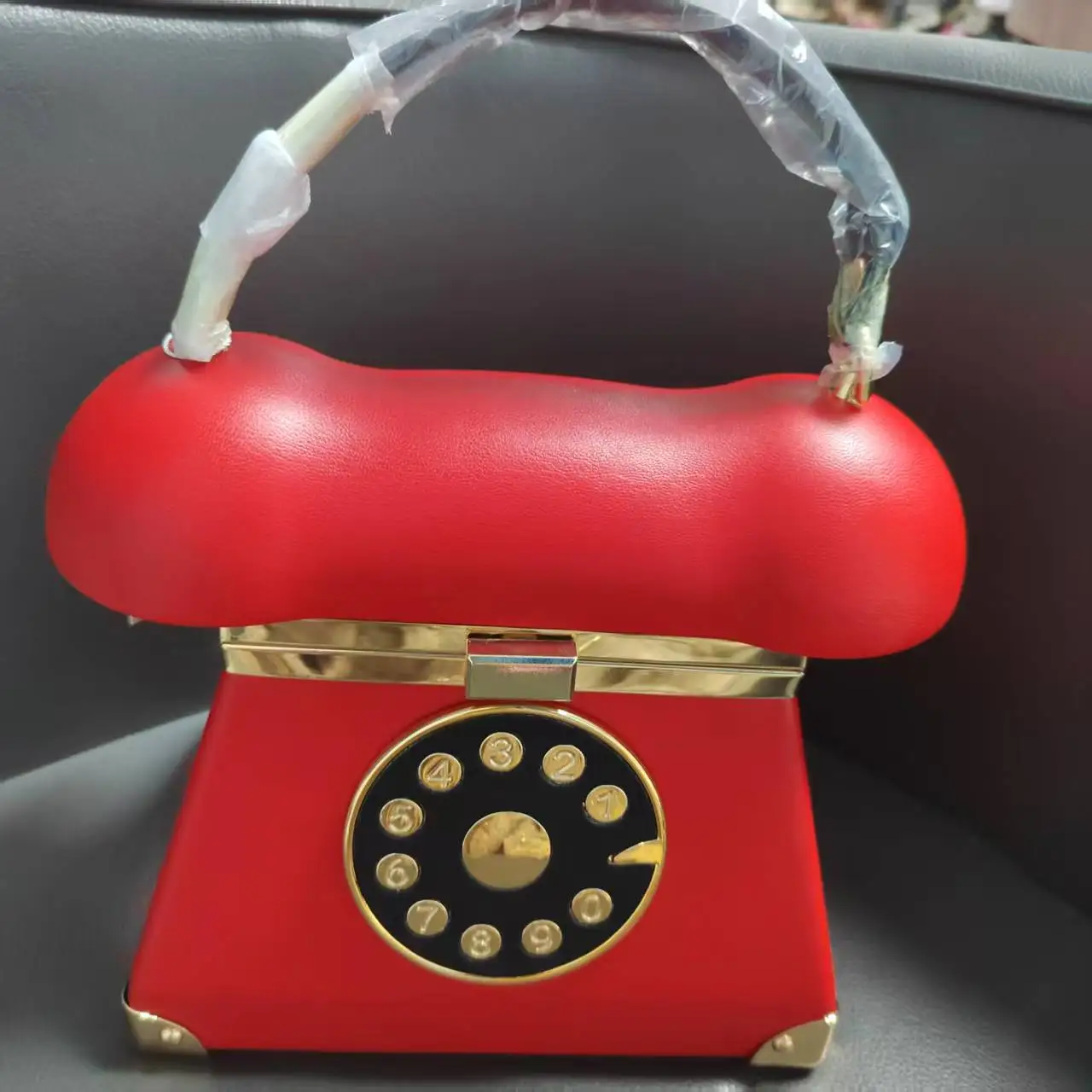 2025 New Elegant Women Mini Box Red Handbag Telephone Shaped Purse Funky Purse Handbag For Girls
2025 New Elegant Women Mini Box Red Handbag Telephone Shaped Purse Funky Purse Handbag For Girls