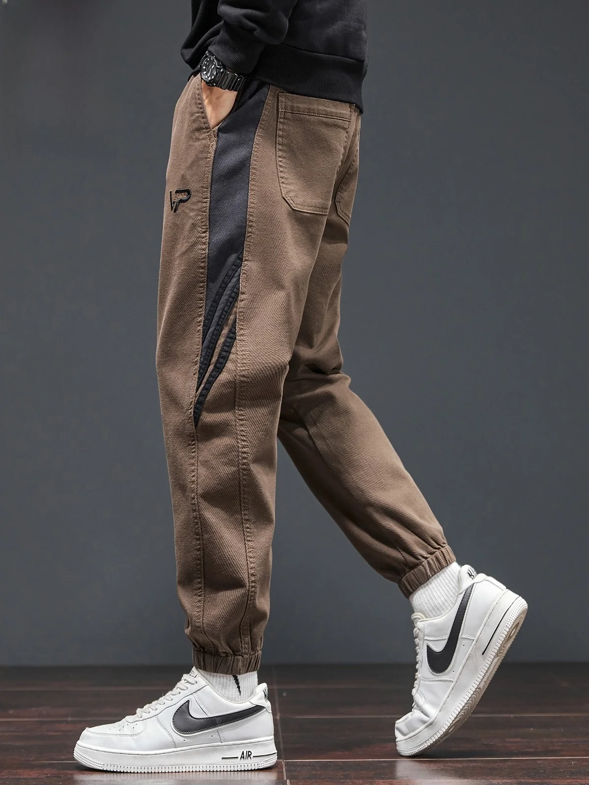 Men's Casual Pants Spring 2026 Loose Fit American Retro Workwear Trousers Faionable Cuffed Long Pants
Men's Casual Pants Spring 2026 Loose Fit American Retro Workwear Trousers Faionable Cuffed Long Pants