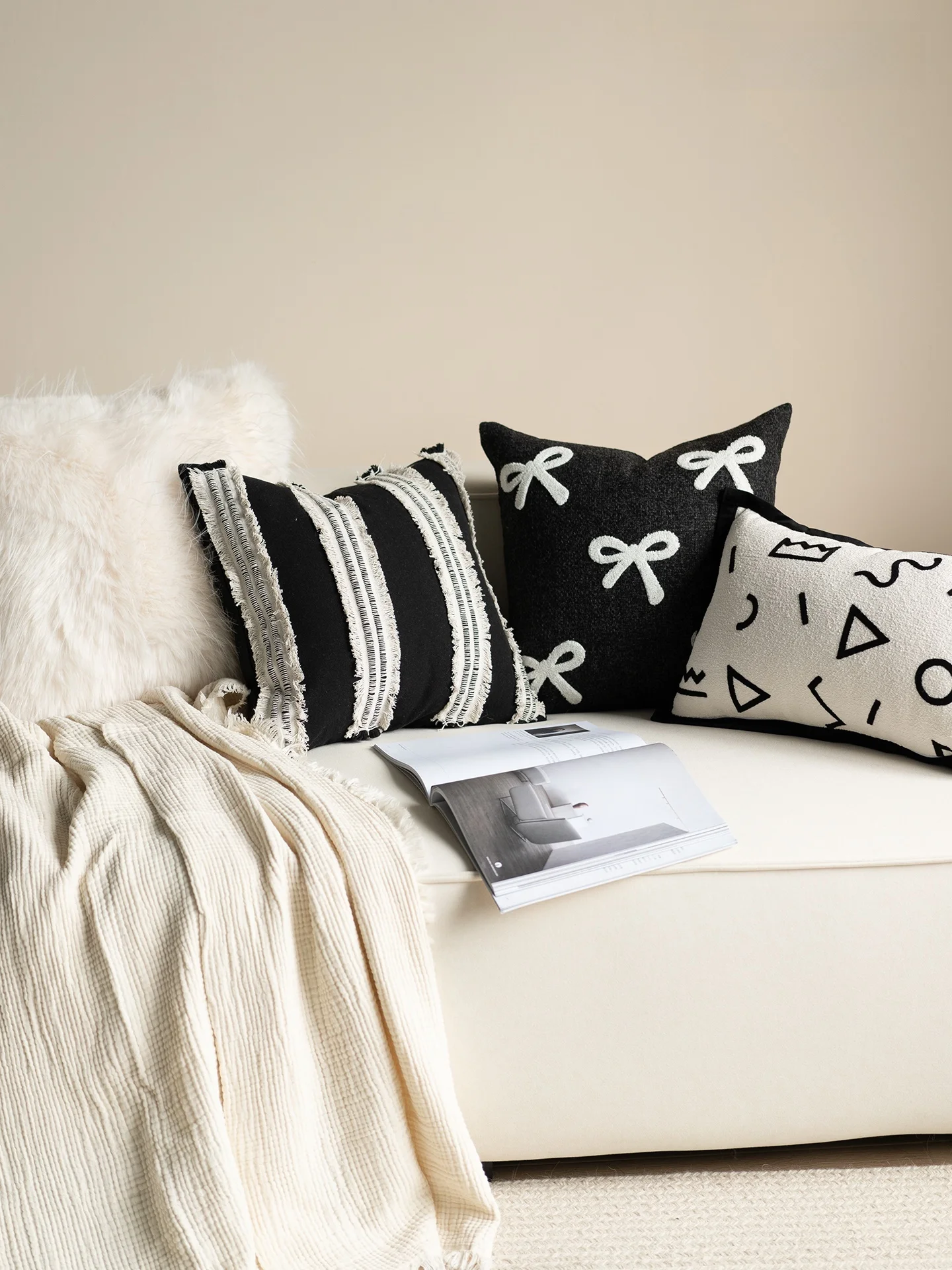 Sofa Pillow Backrest Luxury Sample Room Decoration Black White Simple Living Room Couch Pillow Bed Support Square PP Cotton Core
Sofa Pillow Backrest Luxury Sample Room Decoration Black White Simple Living Room Couch Pillow Bed Support Square PP Cotton Core