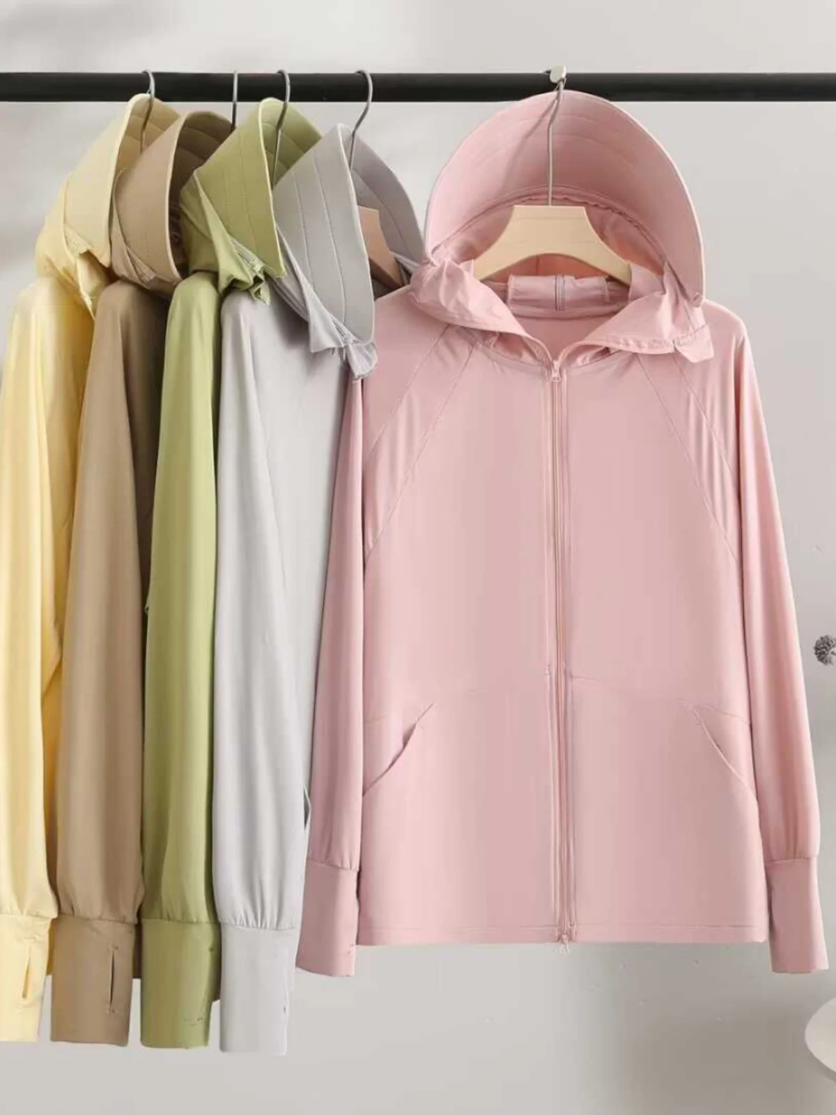 Lightweight Ice Silk UV Protection Clothing with Detachable Hat Outdoor Sports Top for plus Size Women Straight Cut Long Sleeve
Lightweight Ice Silk UV Protection Clothing with Detachable Hat Outdoor Sports Top for plus Size Women Straight Cut Long Sleeve