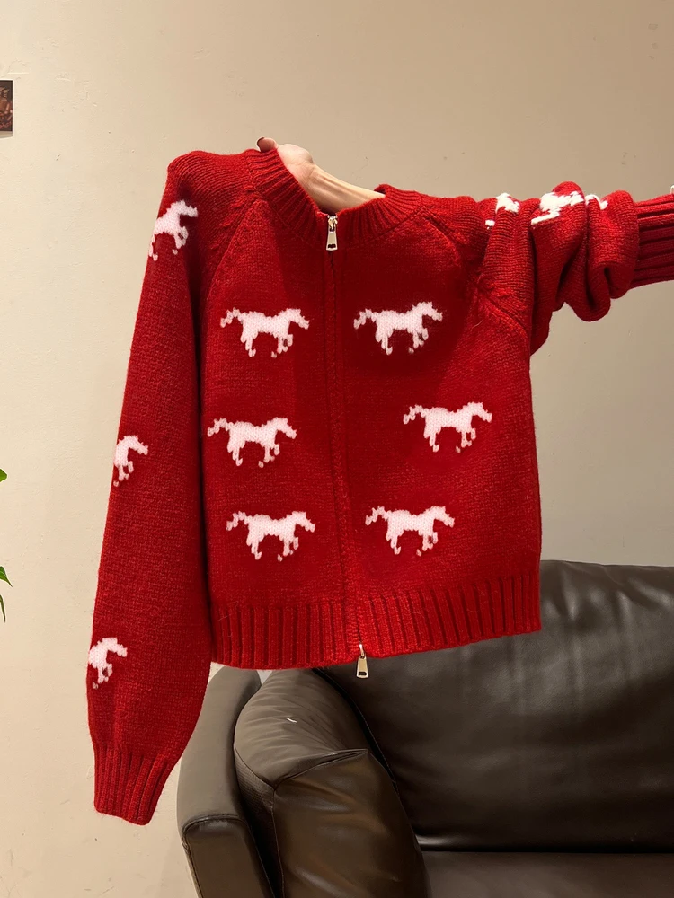 Новогодний красный вязаный свитер Aosphere Jaet на молнии, свободный мужской и женский весенне-осенний вязаный открытый кардиган Lazy Sle
Новогодний красный вязаный свитер Aosphere Jaet на молнии, свободный мужской и женский весенне-осенний вязаный открытый кардиган Lazy Sle