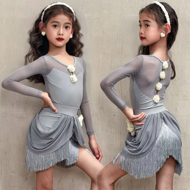 Customized Latin Dance Suit Practice Dress Girls Competition Performance Dress Light Gray Mesh Floral Fringe Top Skirt Split Set
Customized Latin Dance Suit Practice Dress Girls Competition Performance Dress Light Gray Mesh Floral Fringe Top Skirt Split Set