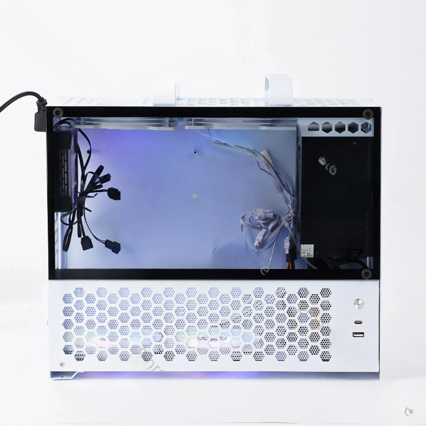 Для корпуса с ручкой M7, основная плата M-ATX 240, длинная видеокарта с водяным охлаждением, белое мини-боковое прозрачное маленькое шасси для рабочего стола
Для корпуса с ручкой M7, основная плата M-ATX 240, длинная видеокарта с водяным охлаждением, белое мини-боковое прозрачное маленькое шасси для рабочего стола